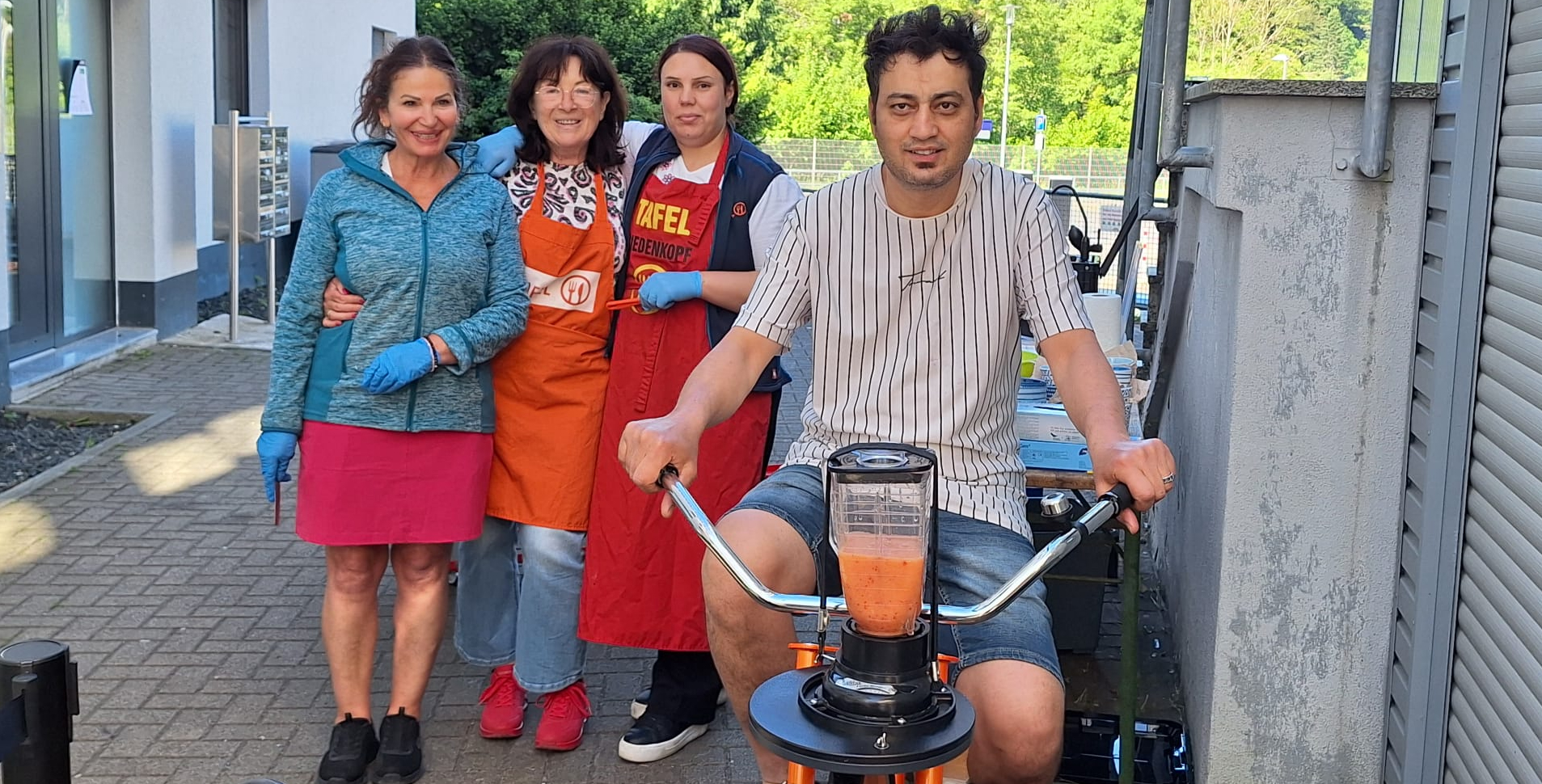 Mit dem Smoothie-Bike zu einem Mixgetränk