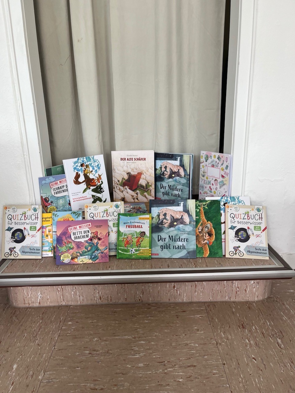 „Der Mensch lebt nicht vom Brot allein …“ – Kinderbücher bereichern die Ausgabestelle Bad Laasphe